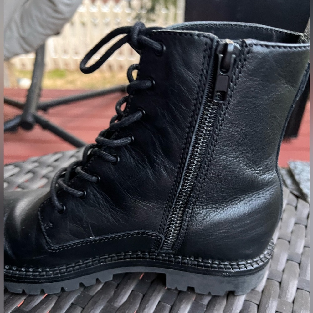 VINCE WOMENS BLACK LEATHER BOOTS  WITH ZIPPER SIZE 7.5 - Picture 6 of 16